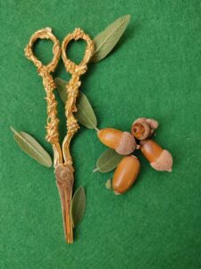 Antique Gold Plated Grape Scissors